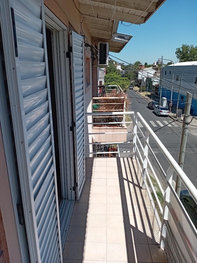 Departamento en Alquiler en Caseros, $ 400.000