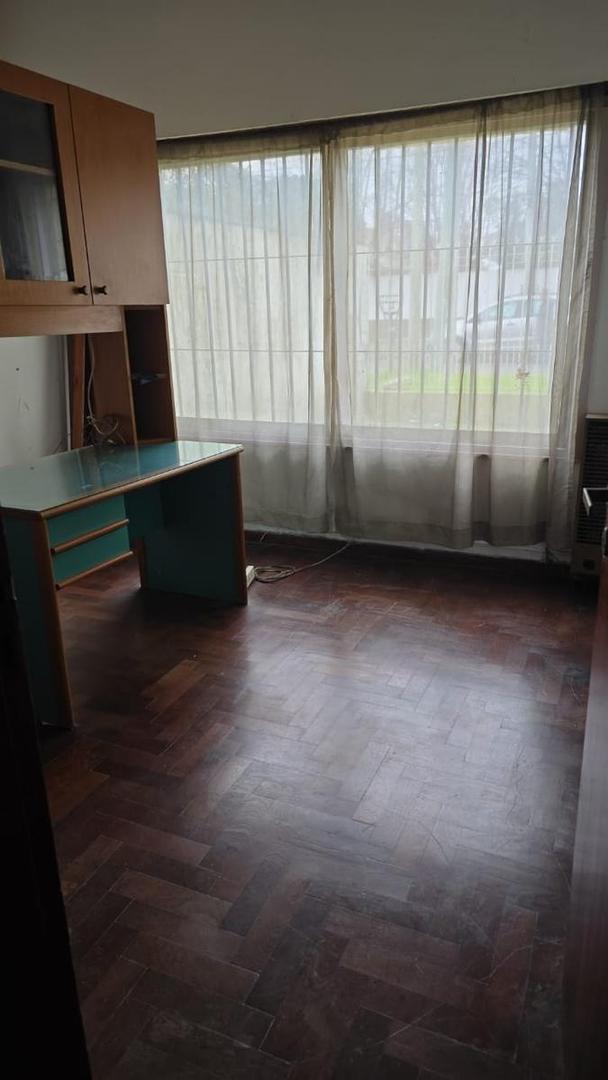 Casa en Venta con 4 cocheras