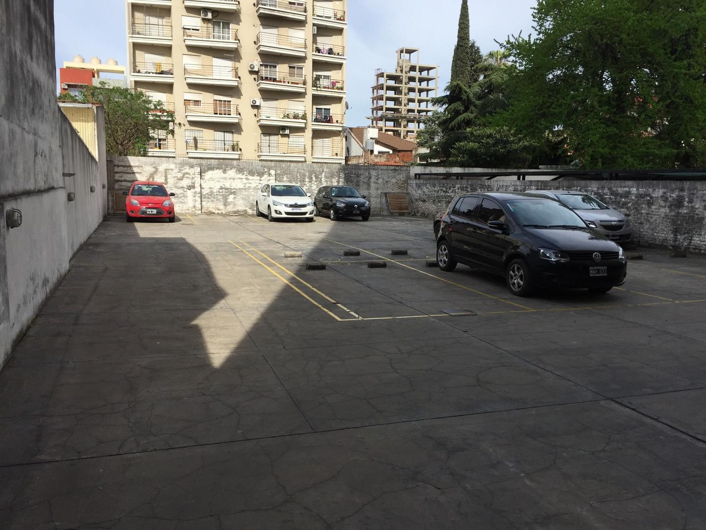 COCHERAS DESCUBIERTAS edificio Livere.