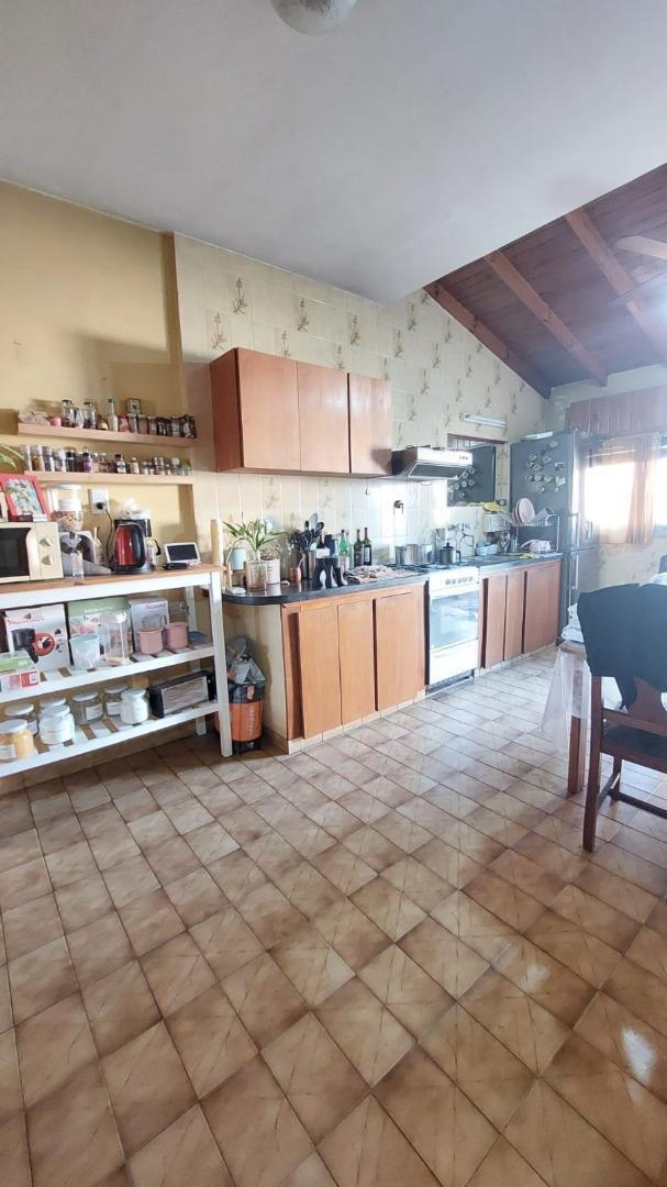 Casa 2 ambientes con 1 baño