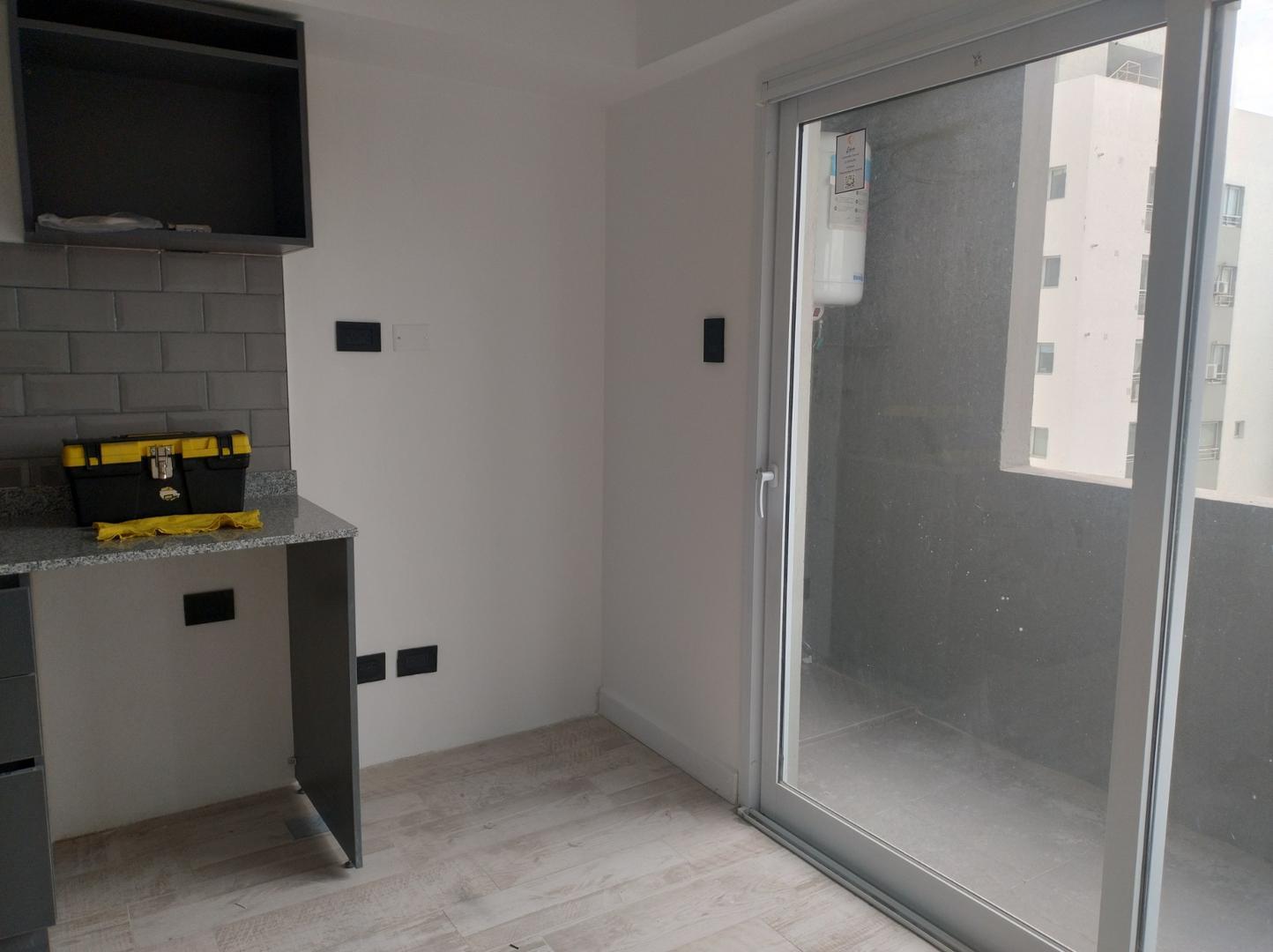 Monoambiente con balcòn en alquiler