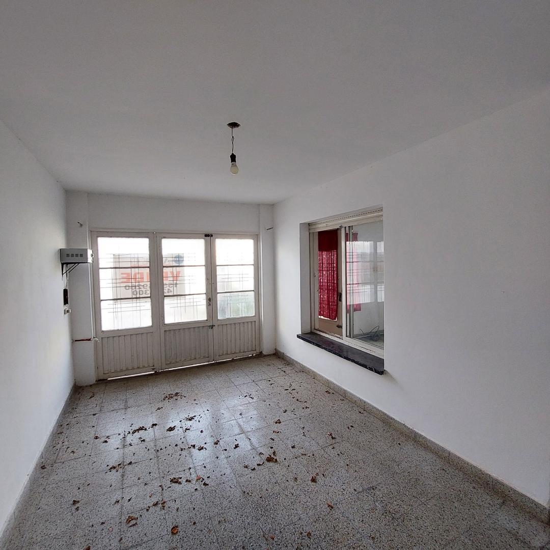 Casa interna de 2 Dormitorios.