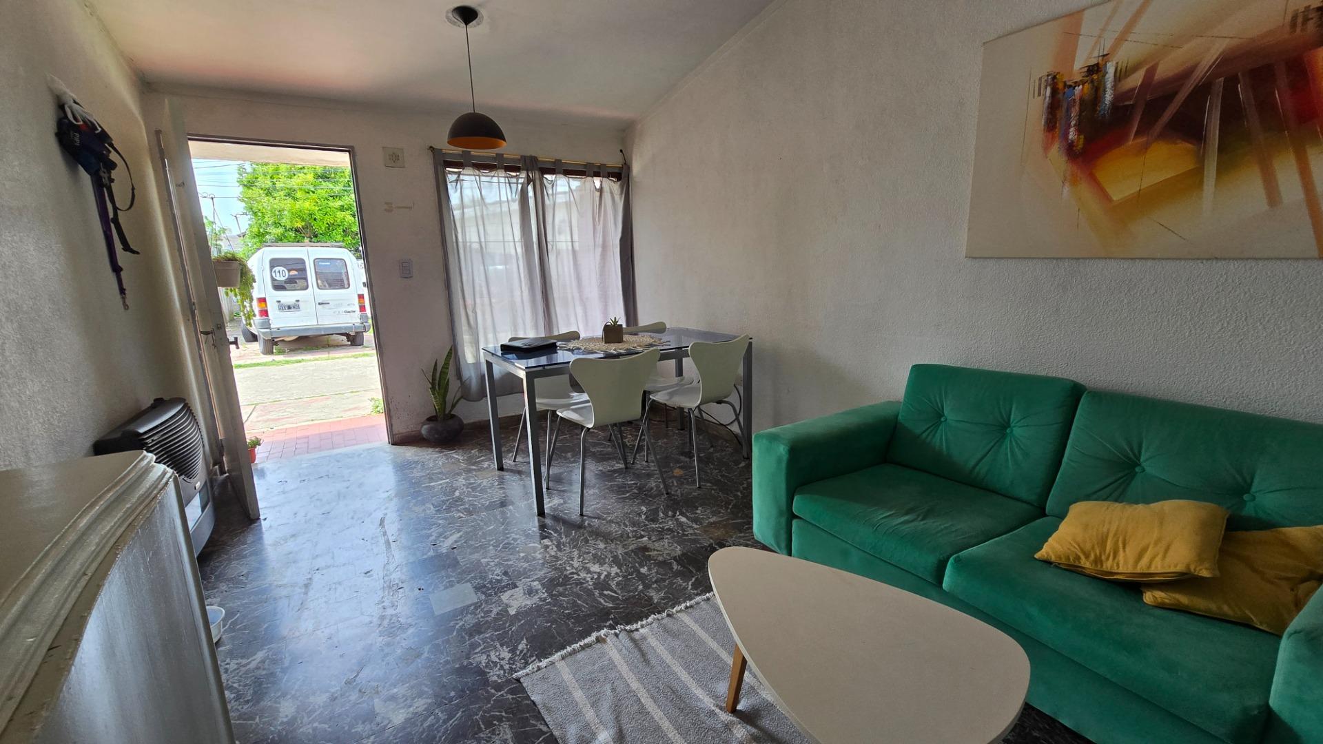 Depto Tipo Casa en Venta en Moron Sur, USD 50.000