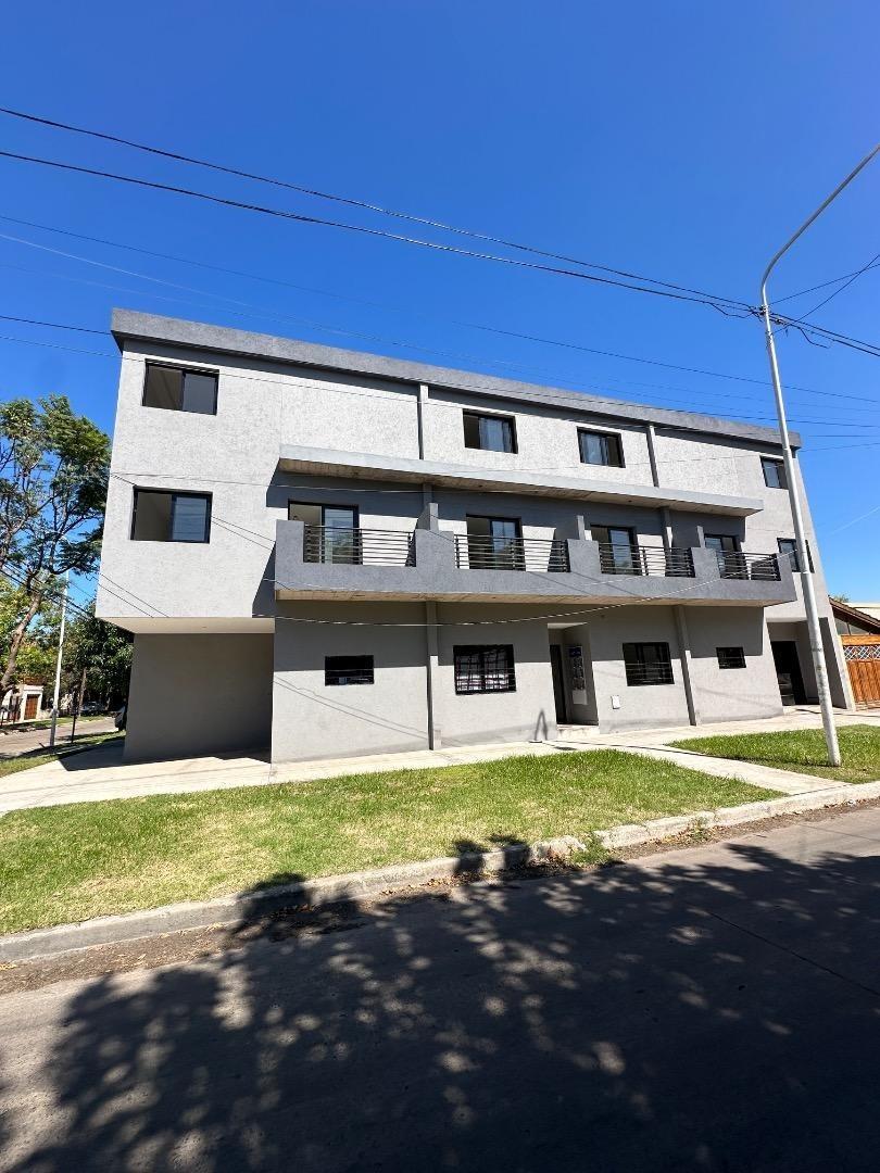 VENTA DEPARTAMENTO 3 AMBIENTESCON PATIO MERLO