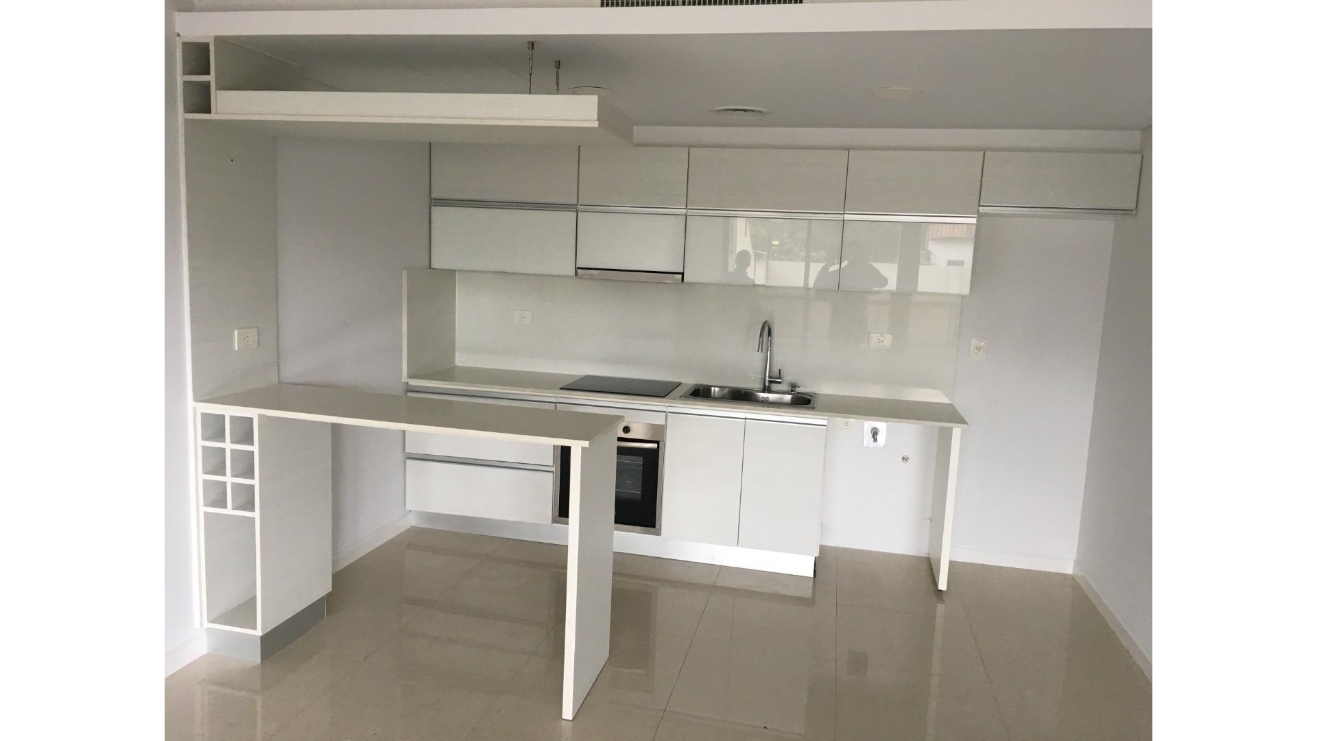 Hermoso dpto 3 amb a estrenar sobre Av. Maipu con balcon c