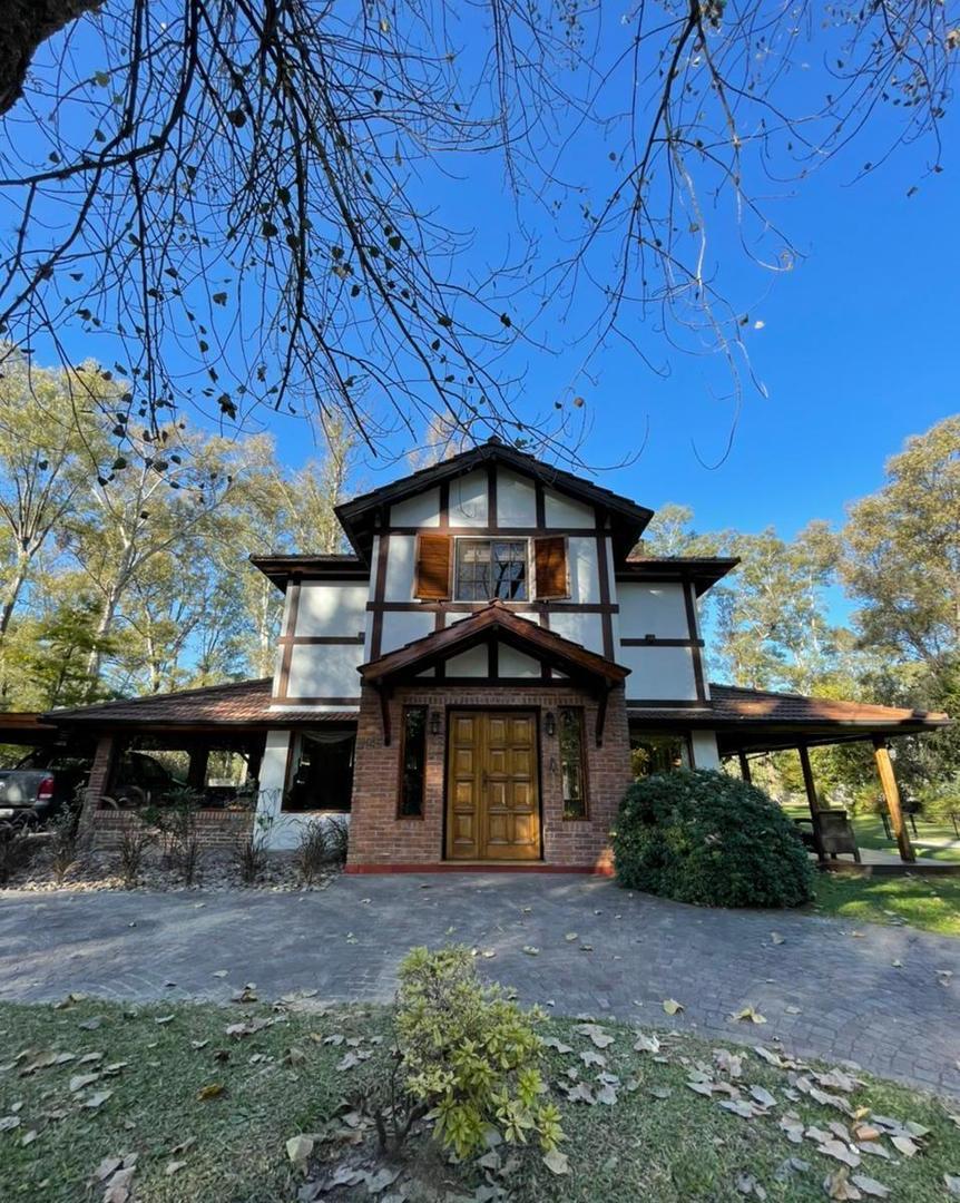 CASA 7 AMBIENTES CON PISCINA - LA TRADICION