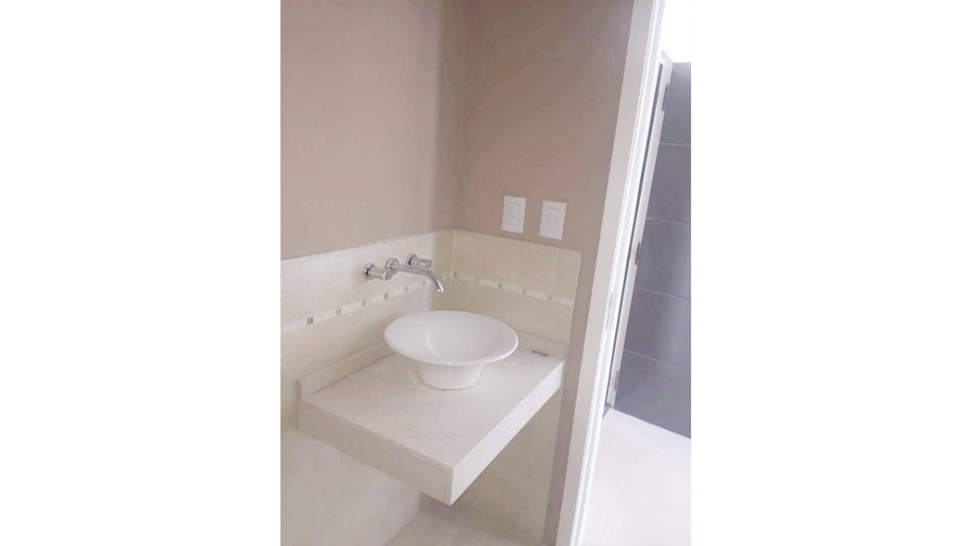 Oficina en Alquiler con 1 cochera