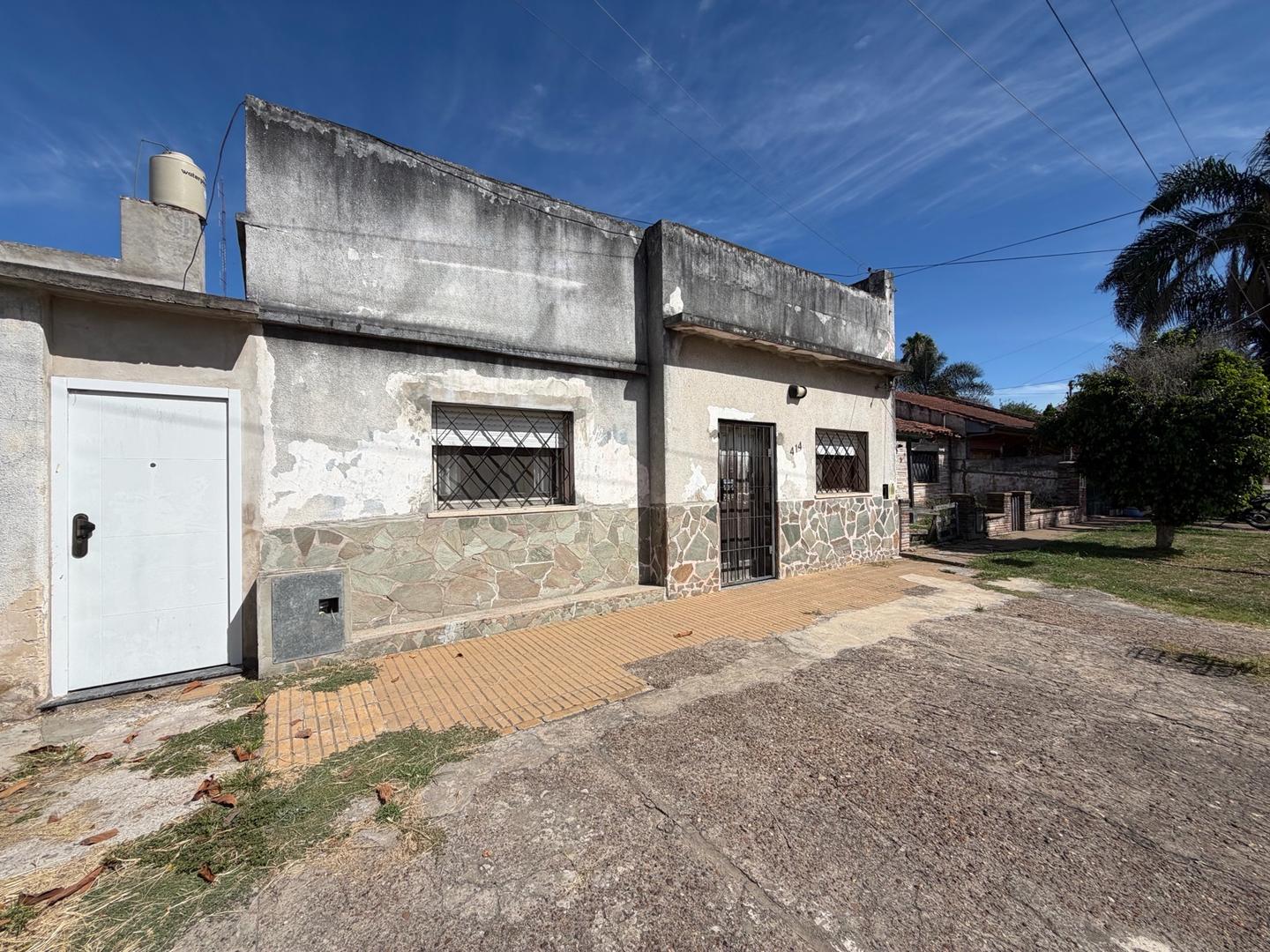 CASA EN VENTA EN LLAVALLOL - 3 AMBIENTES