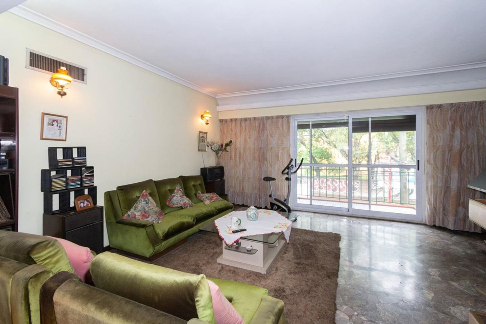 Avenida de los Constituyentes 1400