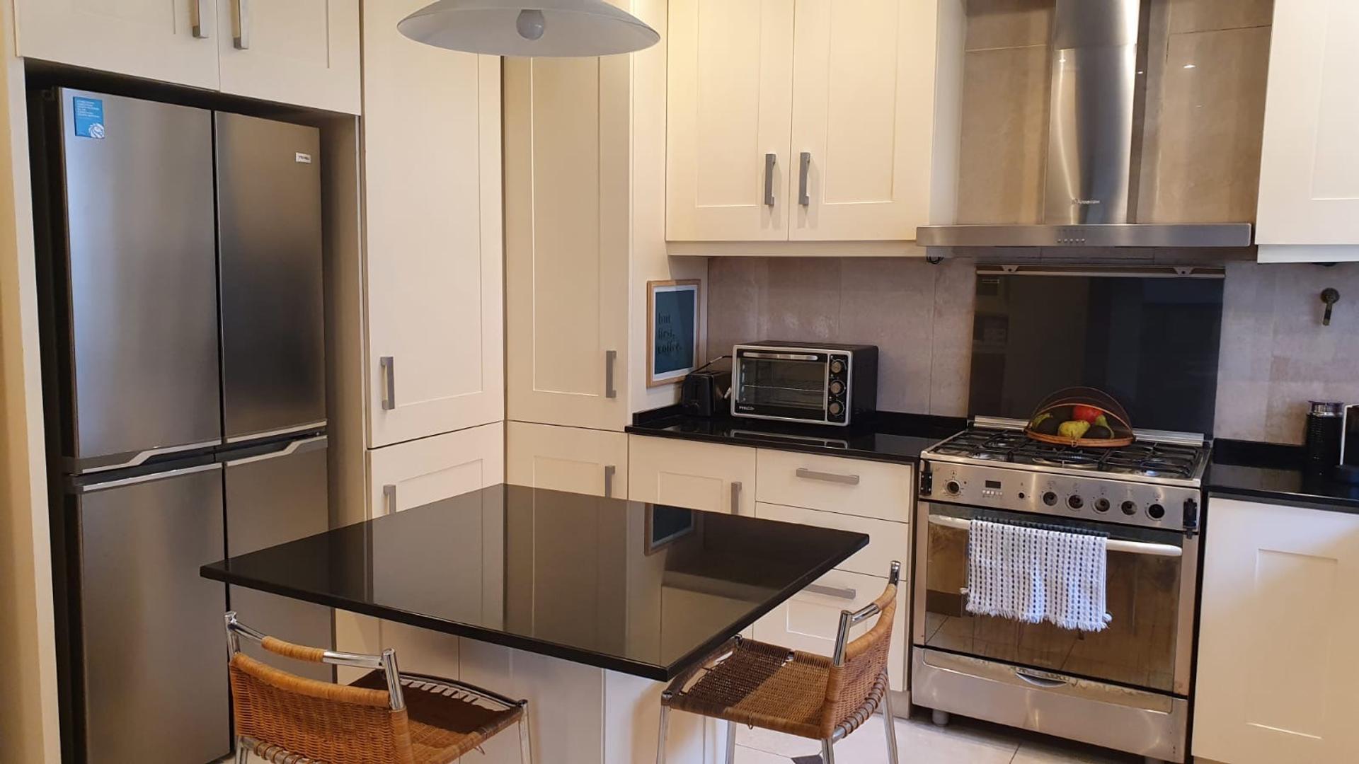 Casa en Venta con 6 cocheras