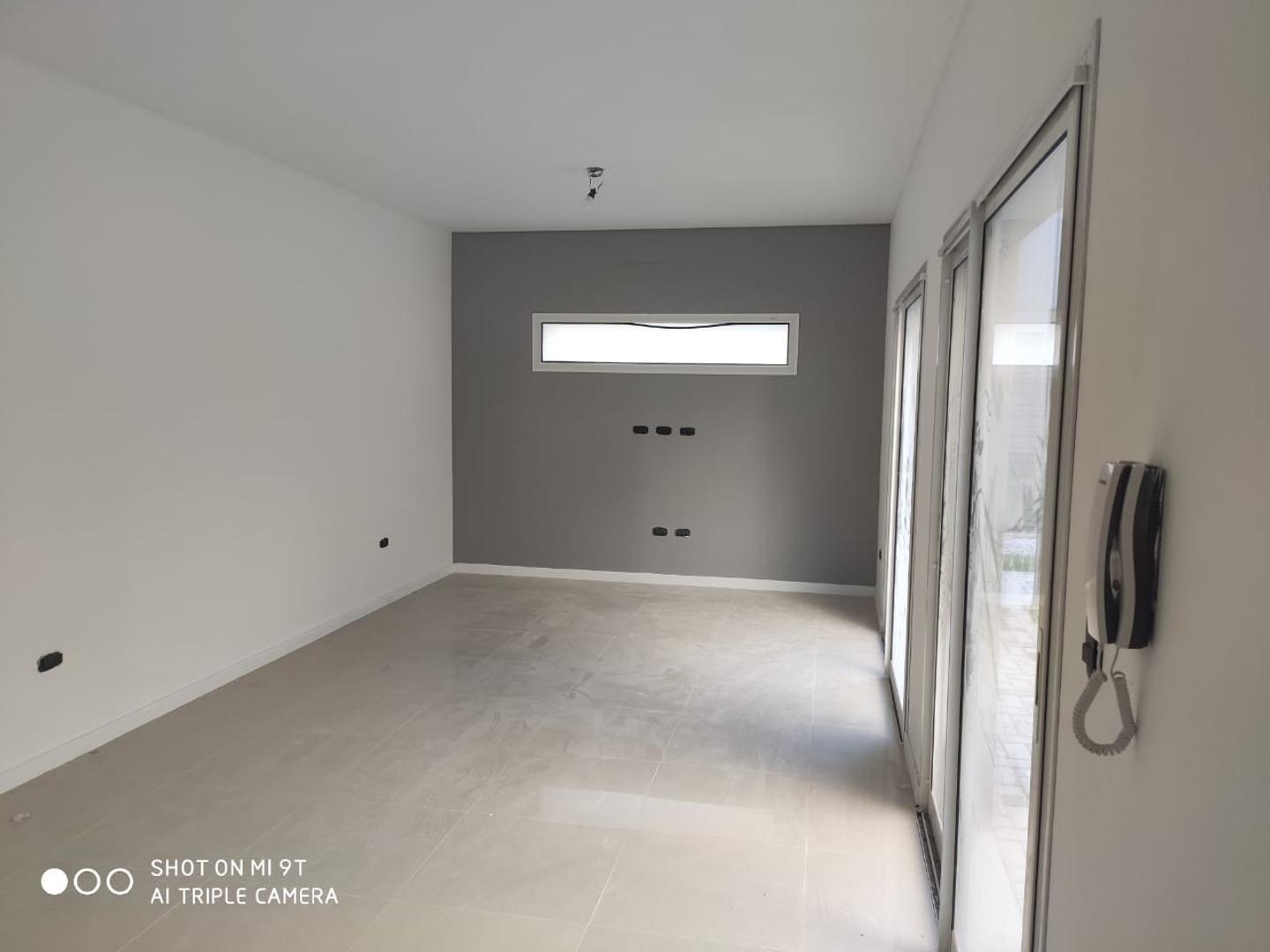 Departamento 6 ambientes con 2 baños