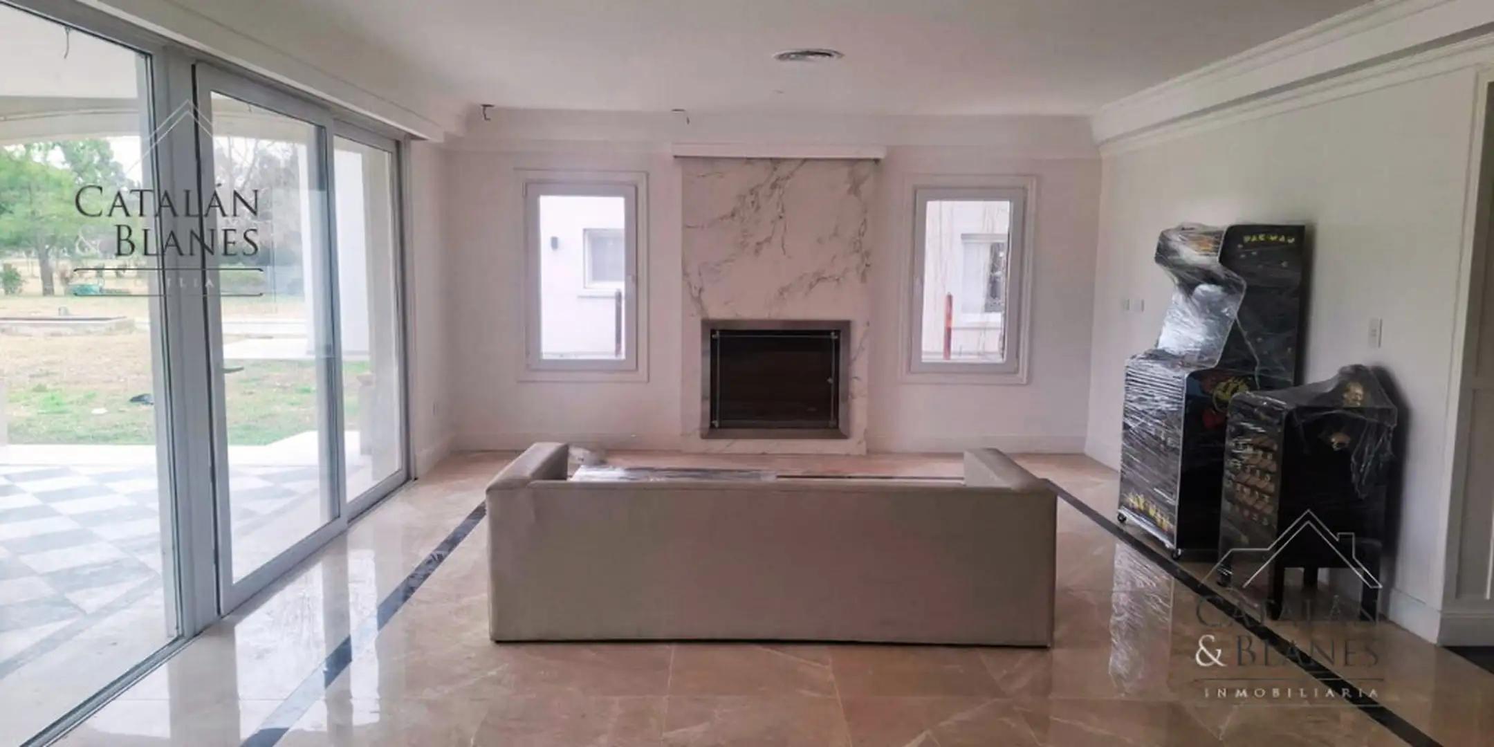 Casa en Venta en Club Miralagos, USD 690.000