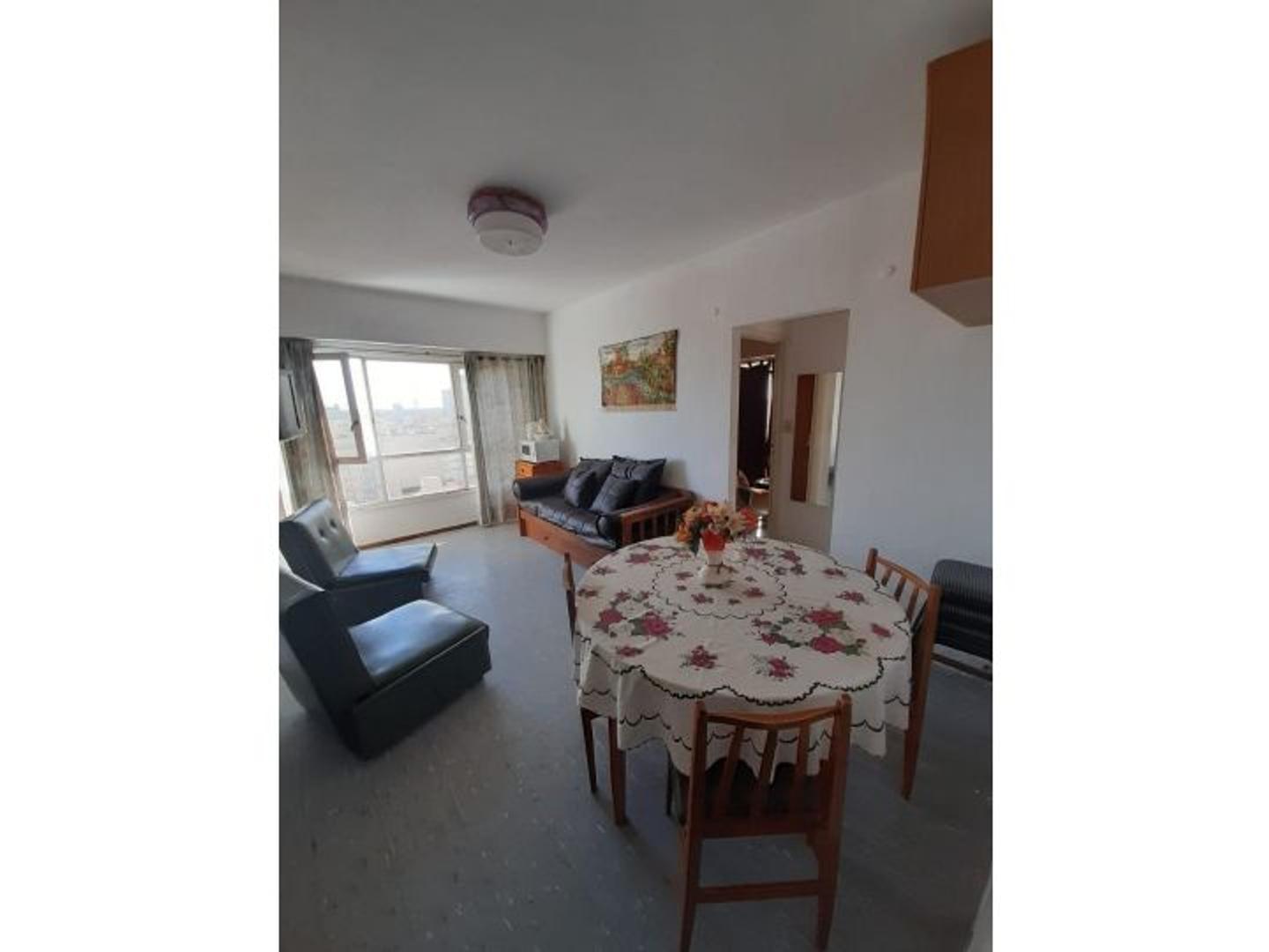 calle 23  685 , Piso 9