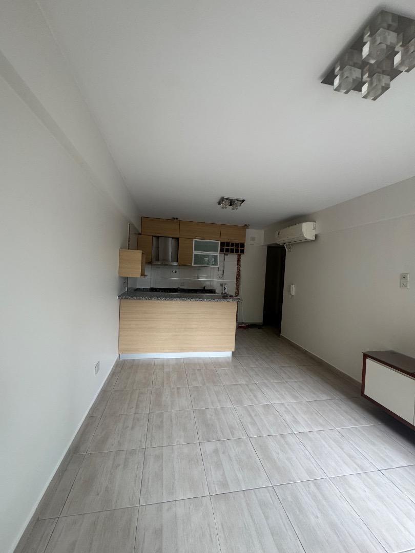 Estanislao Del Campo 400, Piso 1