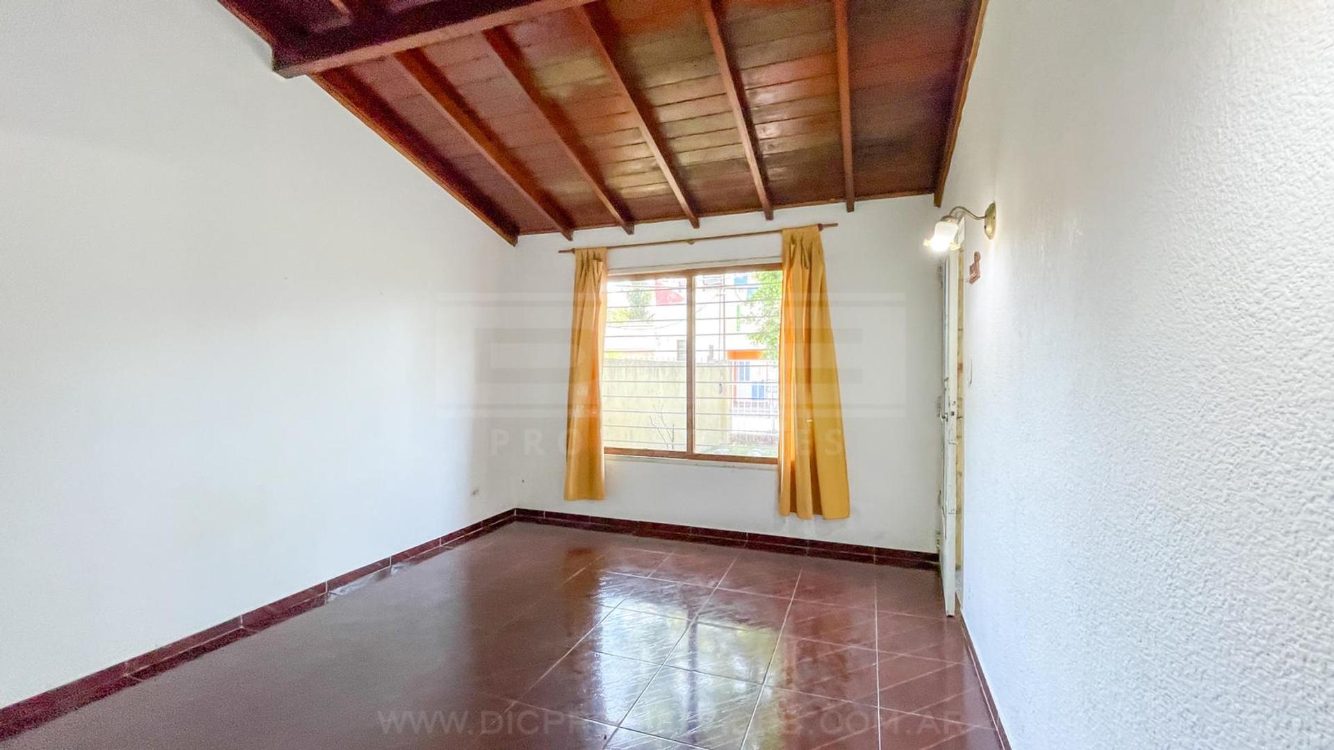 Ramon Castro al 5100 entre Belgrano y Armenia