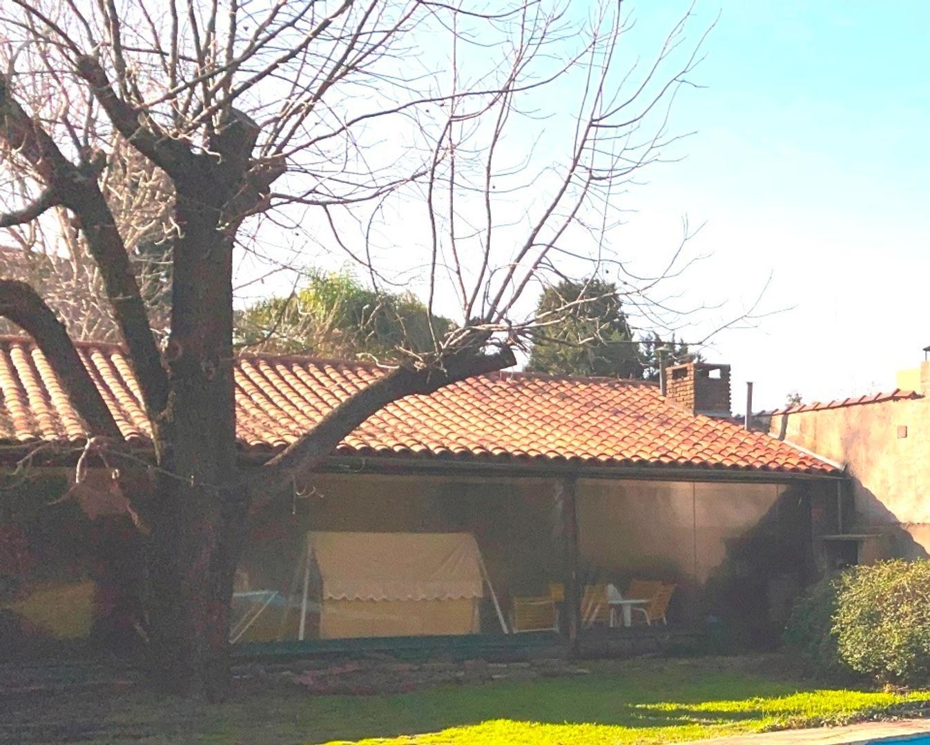 PROPIEDAD EN VENTA :: 507M2 :: QUINCHO :: Y 2 AMB.