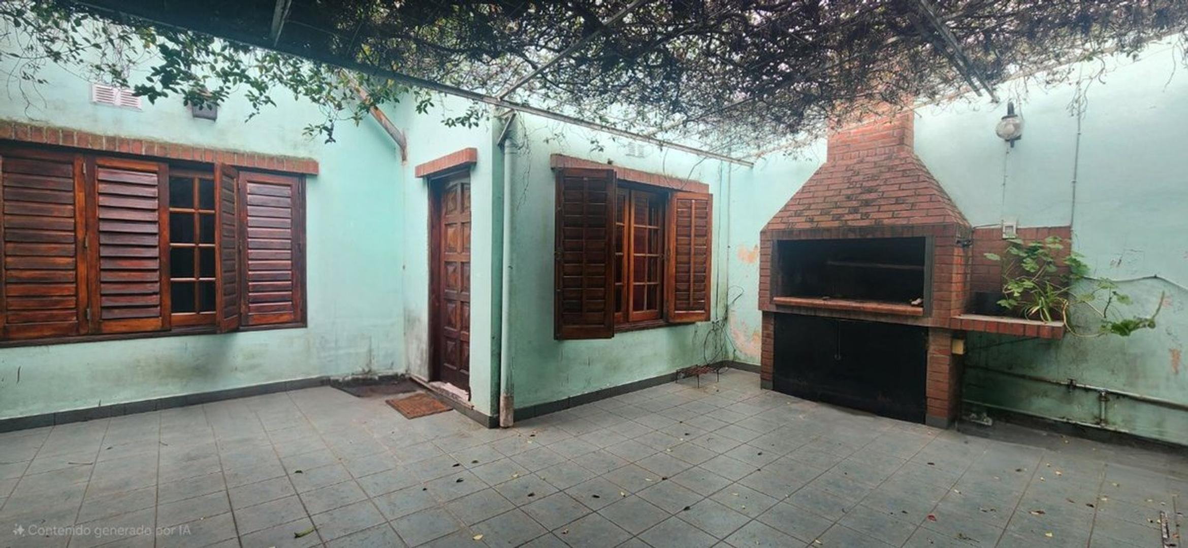 VENTA 2 CASAS DE 3 AMB C/U MORENO - PERMUTA