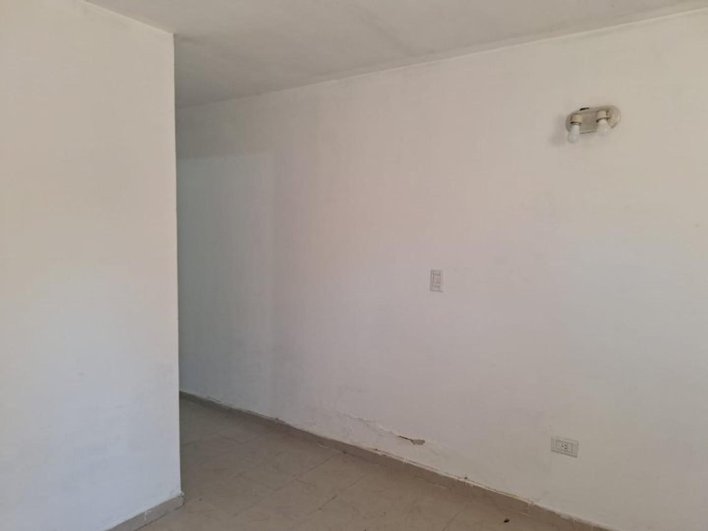 Las Tunas 5000 , Piso 0