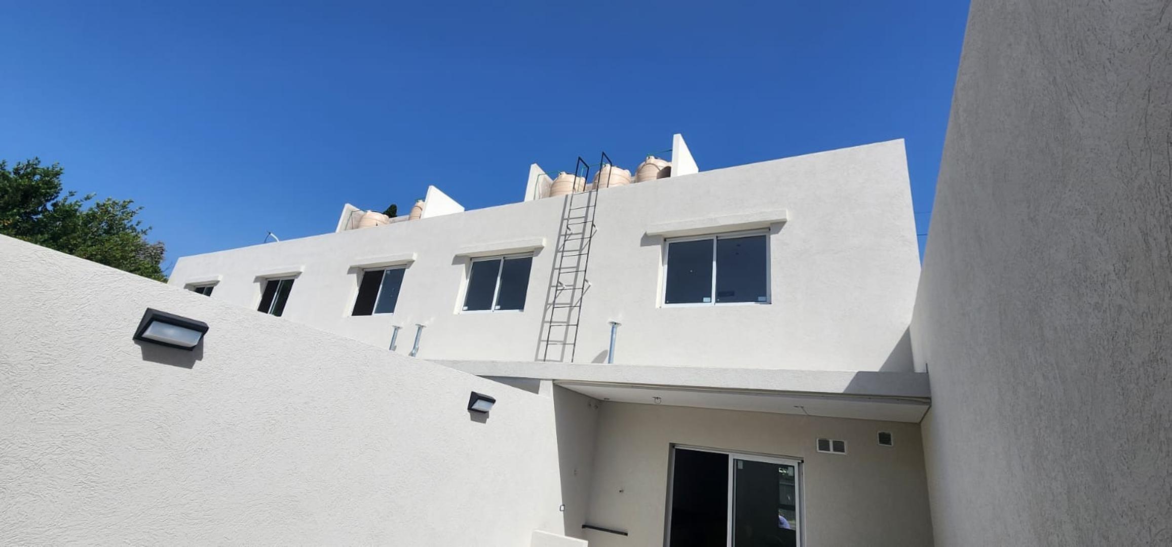 Depto Tipo Casa en Venta con 1 cocheras