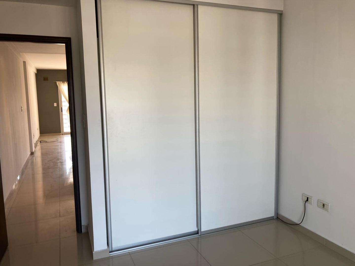 ALQUILER DEPARTAMENTO 1 DORM - COCHERA -TERRAZA PRIVADA -58 e 6 y 7-LA PLATA