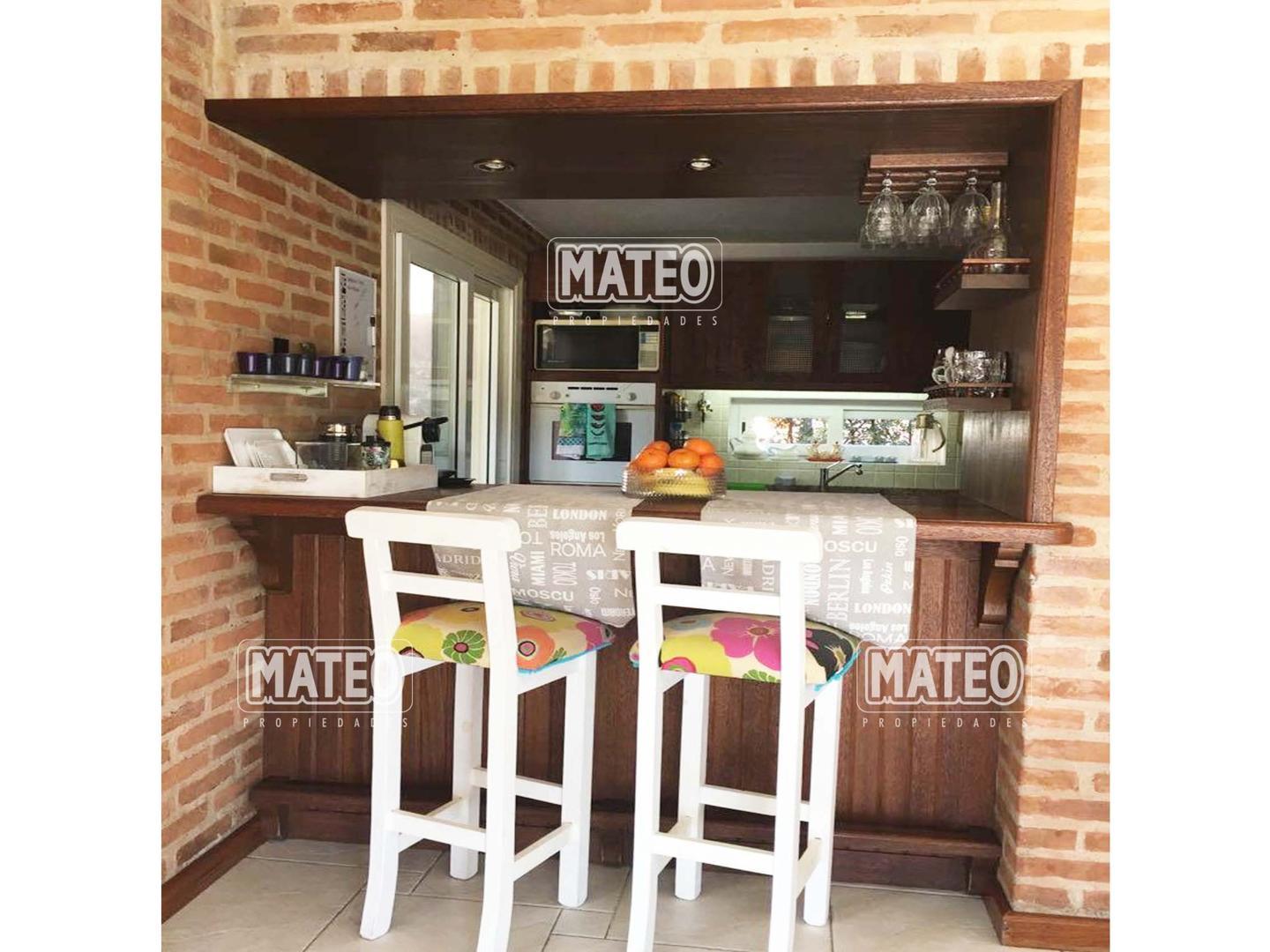 IMPORTANTE PROPIEDAD.  Muy funcional y luminosa.