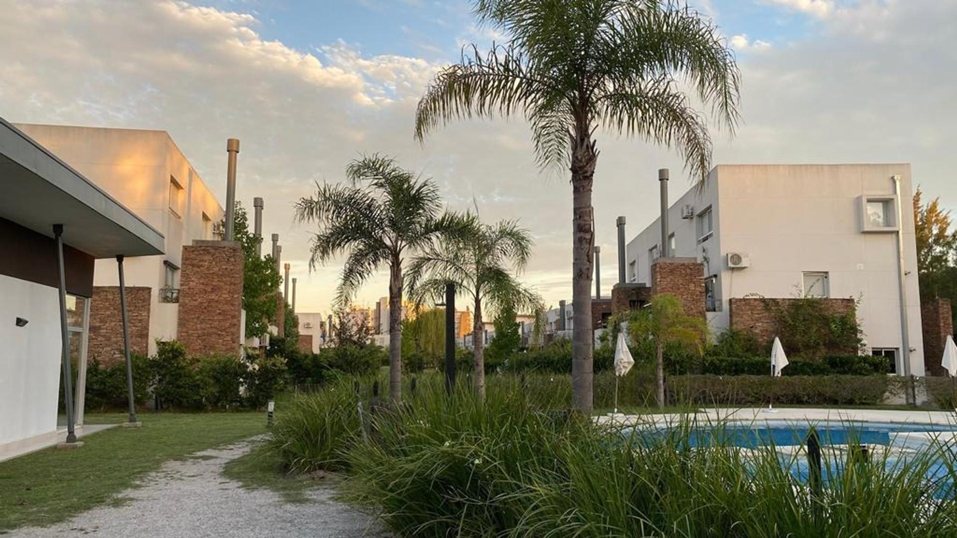 USD 138.500.- IMPECABLE 2 AMB. C-COCH. TECH. B. SENDER