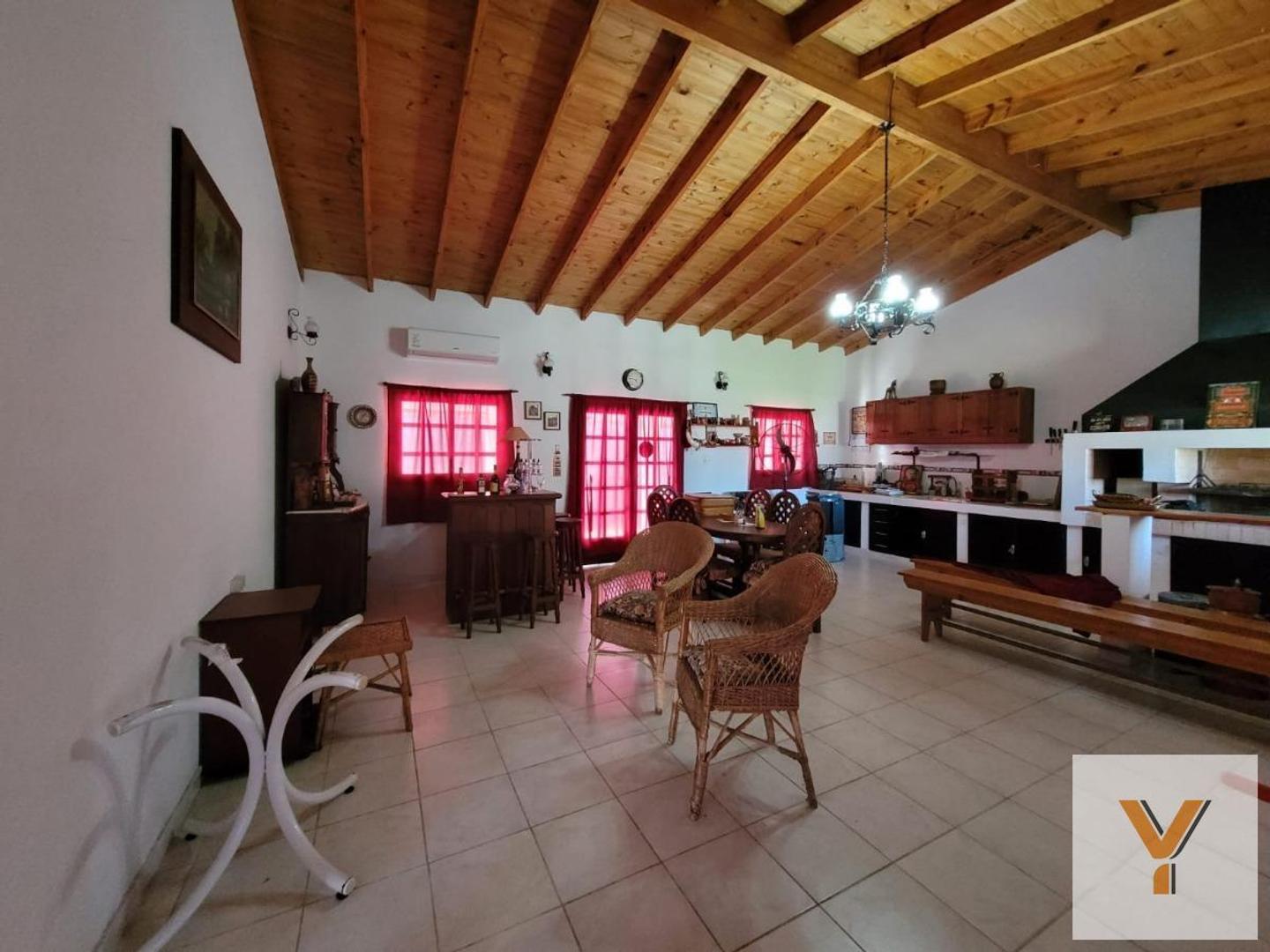 Casa en venta - 1 Dormitorio 1 Baño - 300mts2 - La Plata