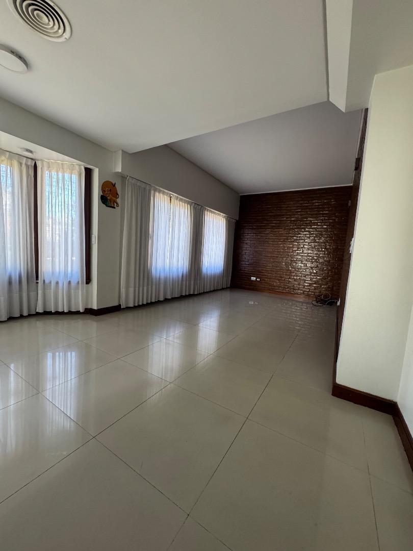 Casa en Venta en Villa Sarmiento, USD 690.000