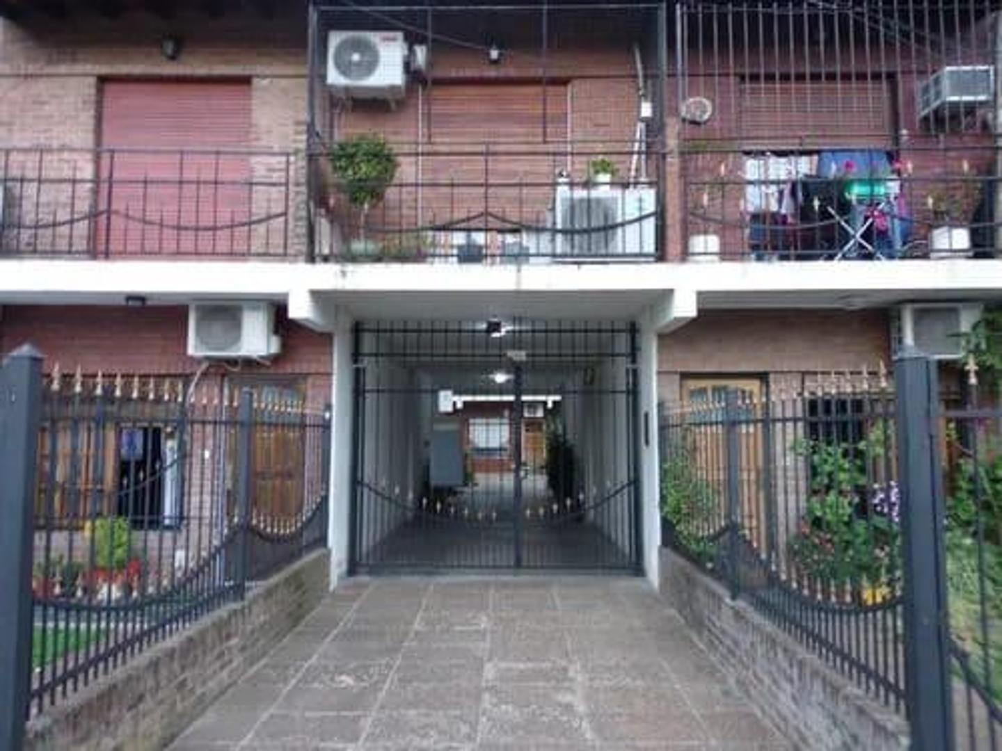 Depto Tipo Casa en Venta de 2 ambientes