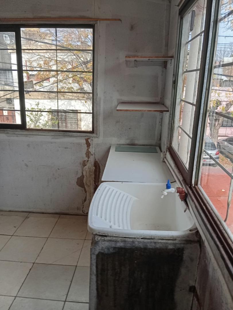 Casa 6 ambientes con 4 baños