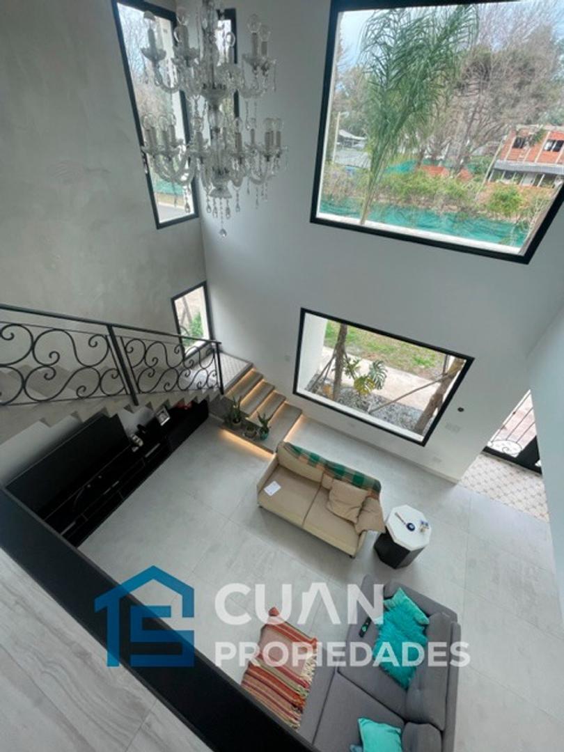 Casa 4 ambientes con 4 baños