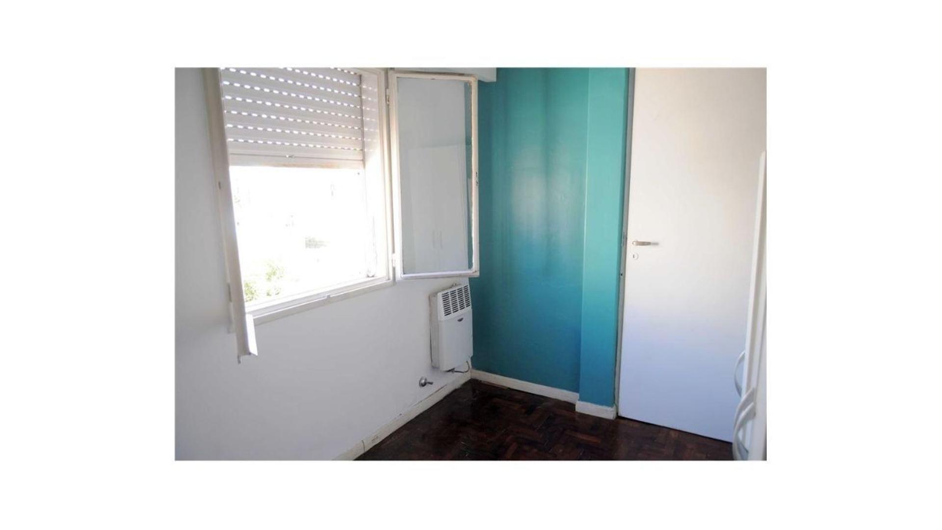 Av Gral Luis Maria Campos 100