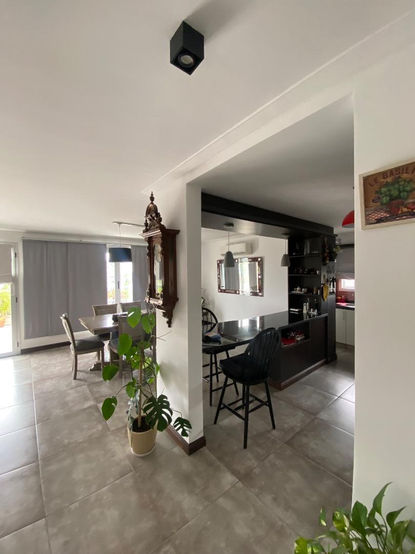 Departamento 4 ambientes con 3 baños