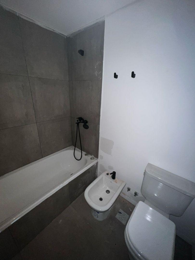 VENTA 1 AMBIENTE DIVISIBLE AL FRENTE A ESTRENAR, CABALLITO