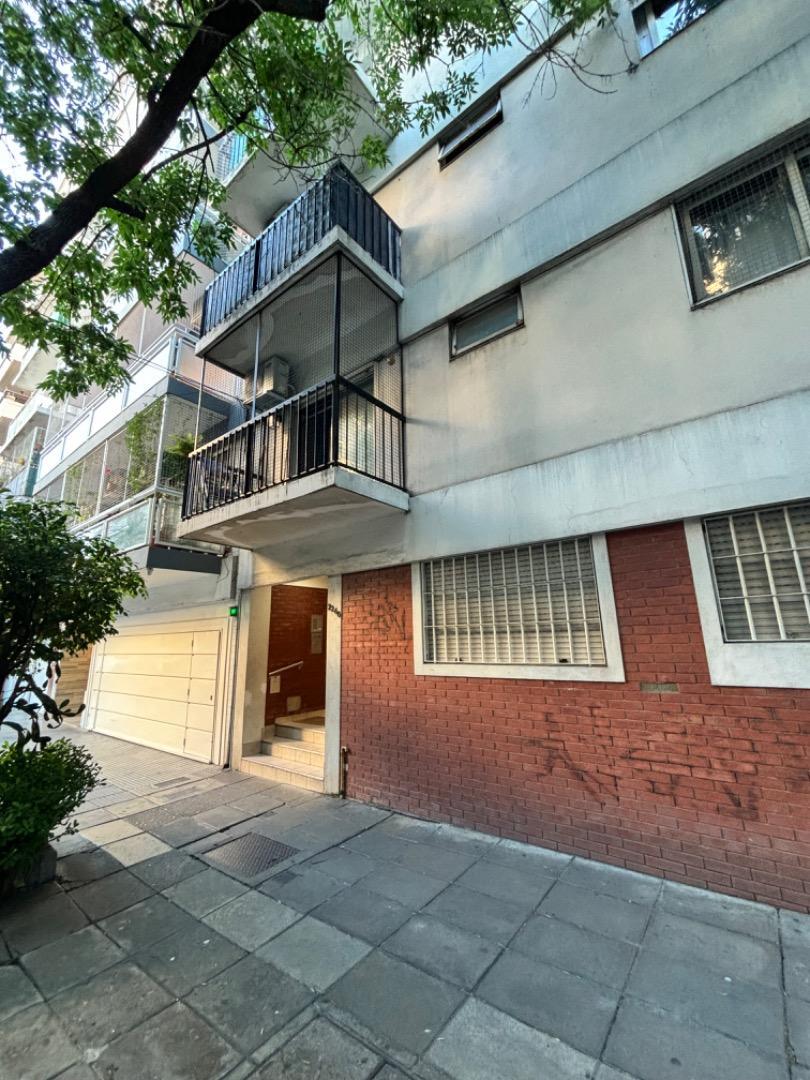 3 amb. frente con balcón