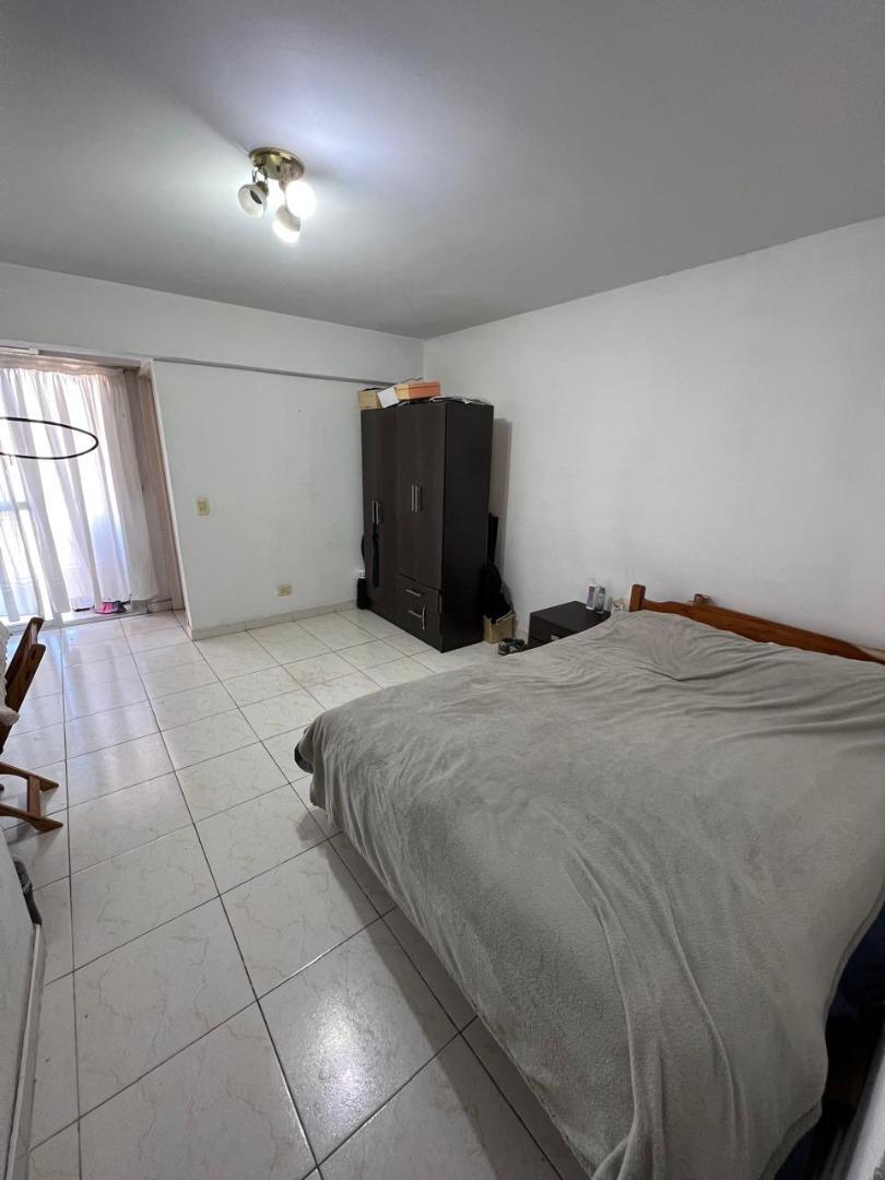 Madero 1300 , Piso 5