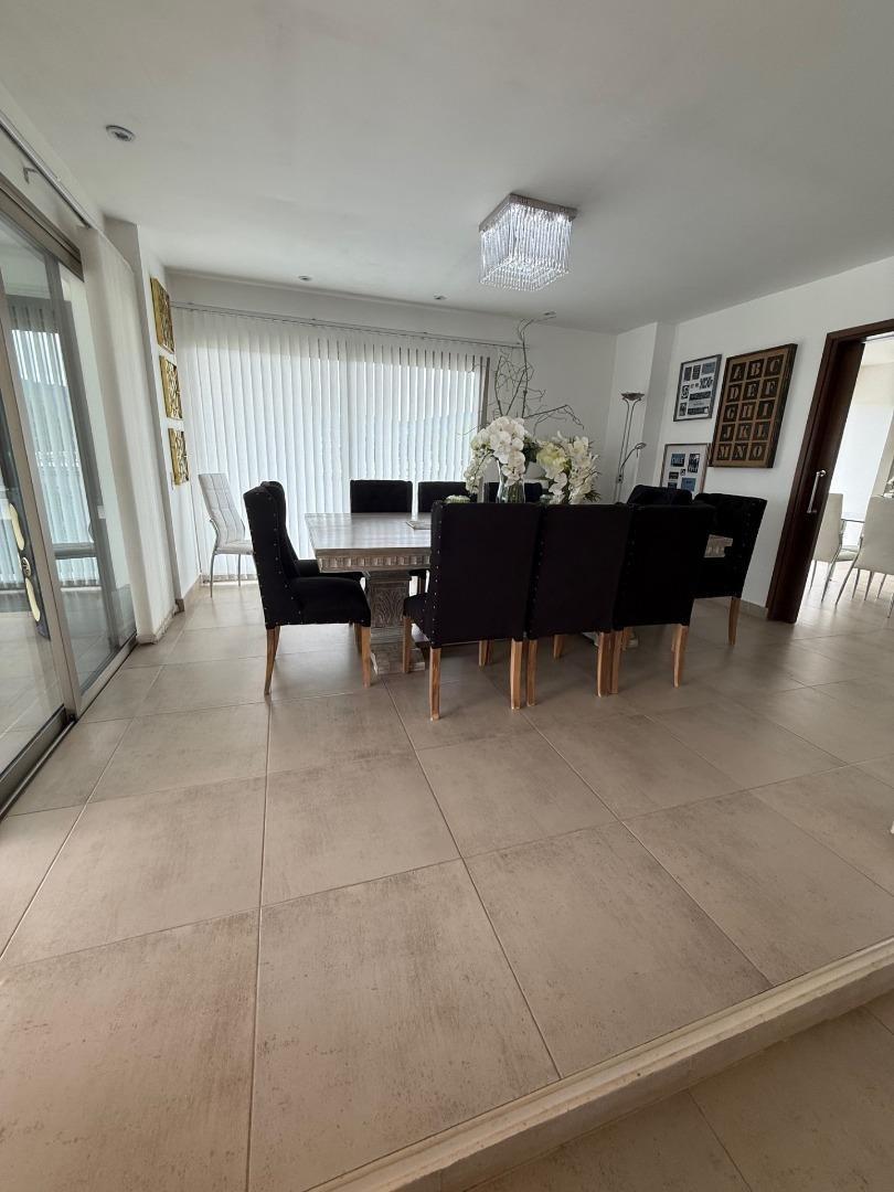 Casa 6 ambientes con 4 baños