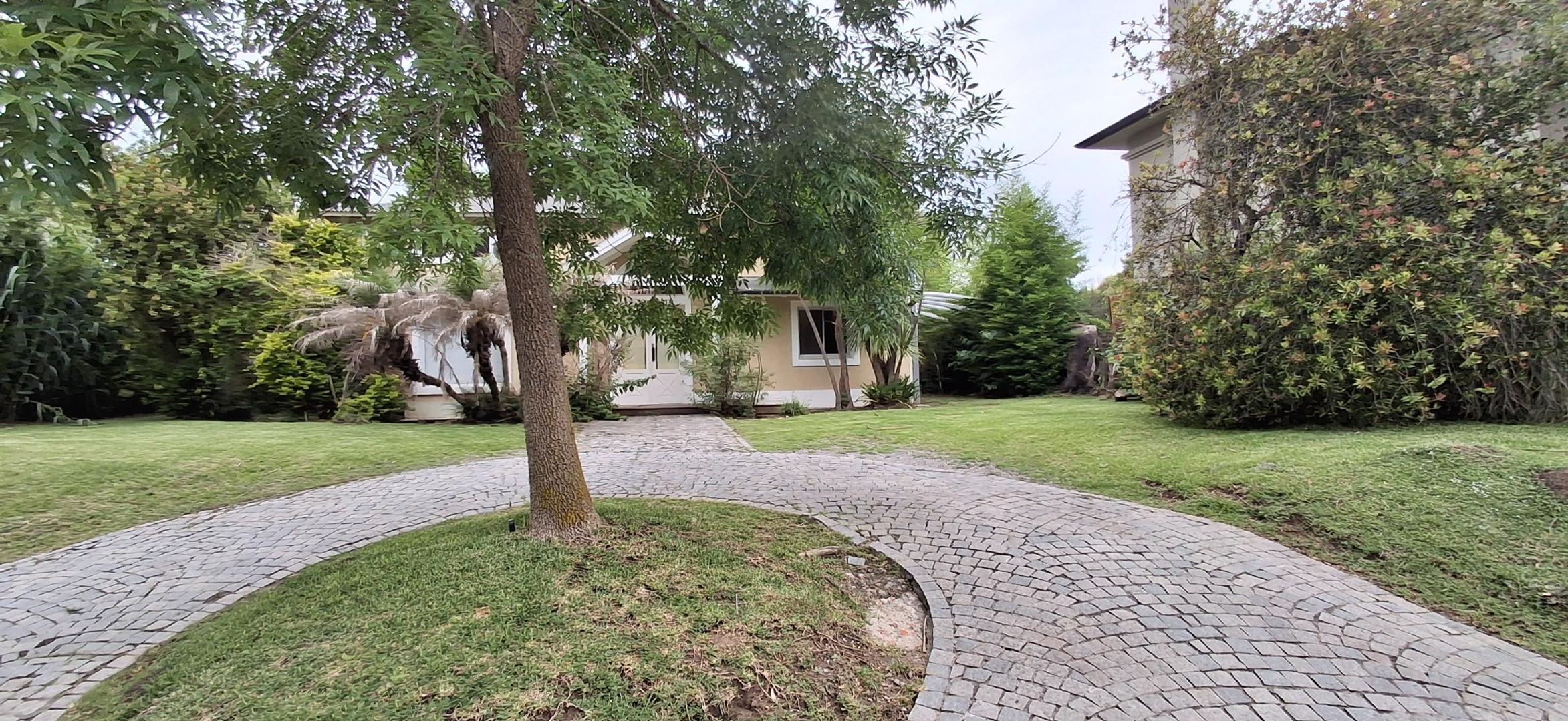 Casa En Venta En Barrio Septiembre Escobar