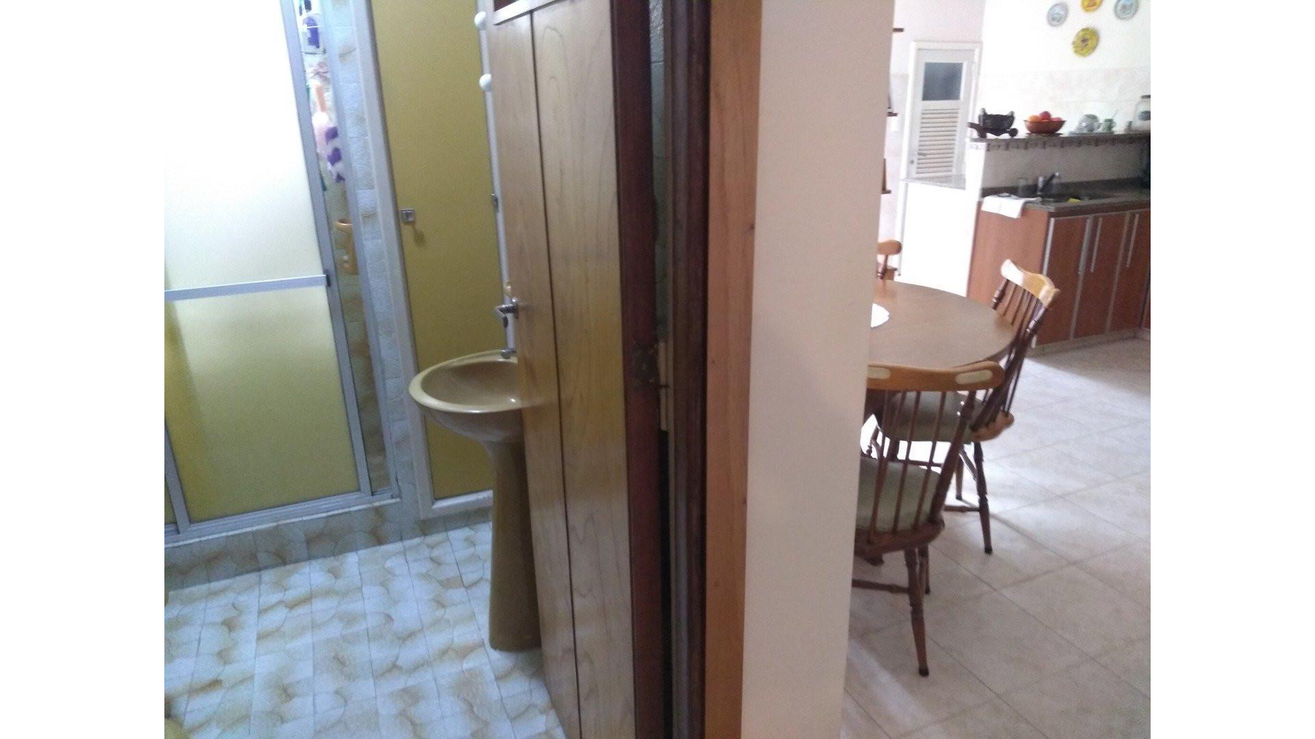 Venta Chalet - 5 ambientes - Paso 2600