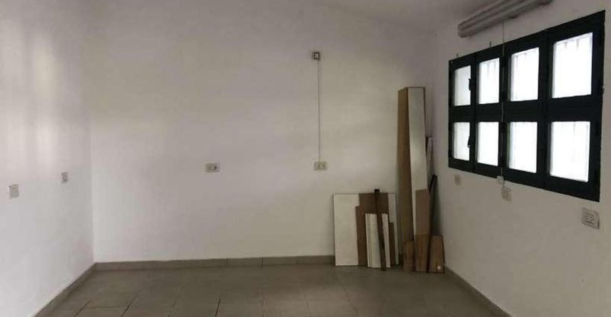 Casa 6 ambientes con 4 baños