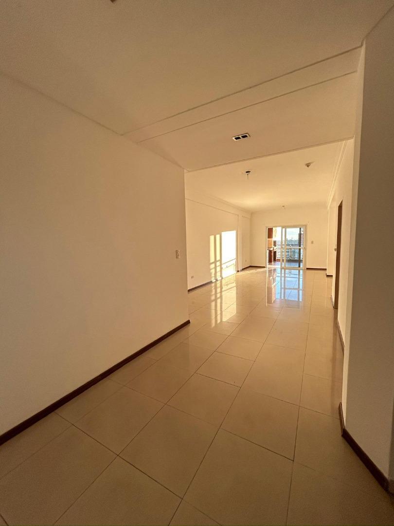 Departamento 4 ambientes con 3 baños