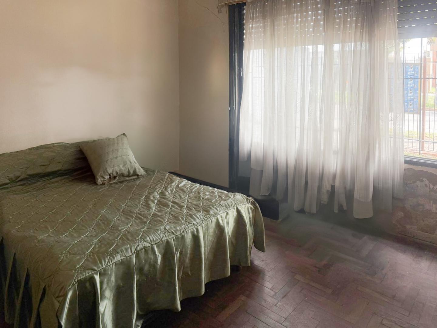 Casa 3 ambientes con 1 baño