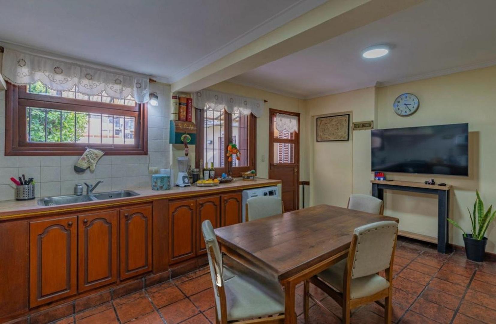 ALQUILER PROFESIONAL/COMERCIAL ZONA GUEMES