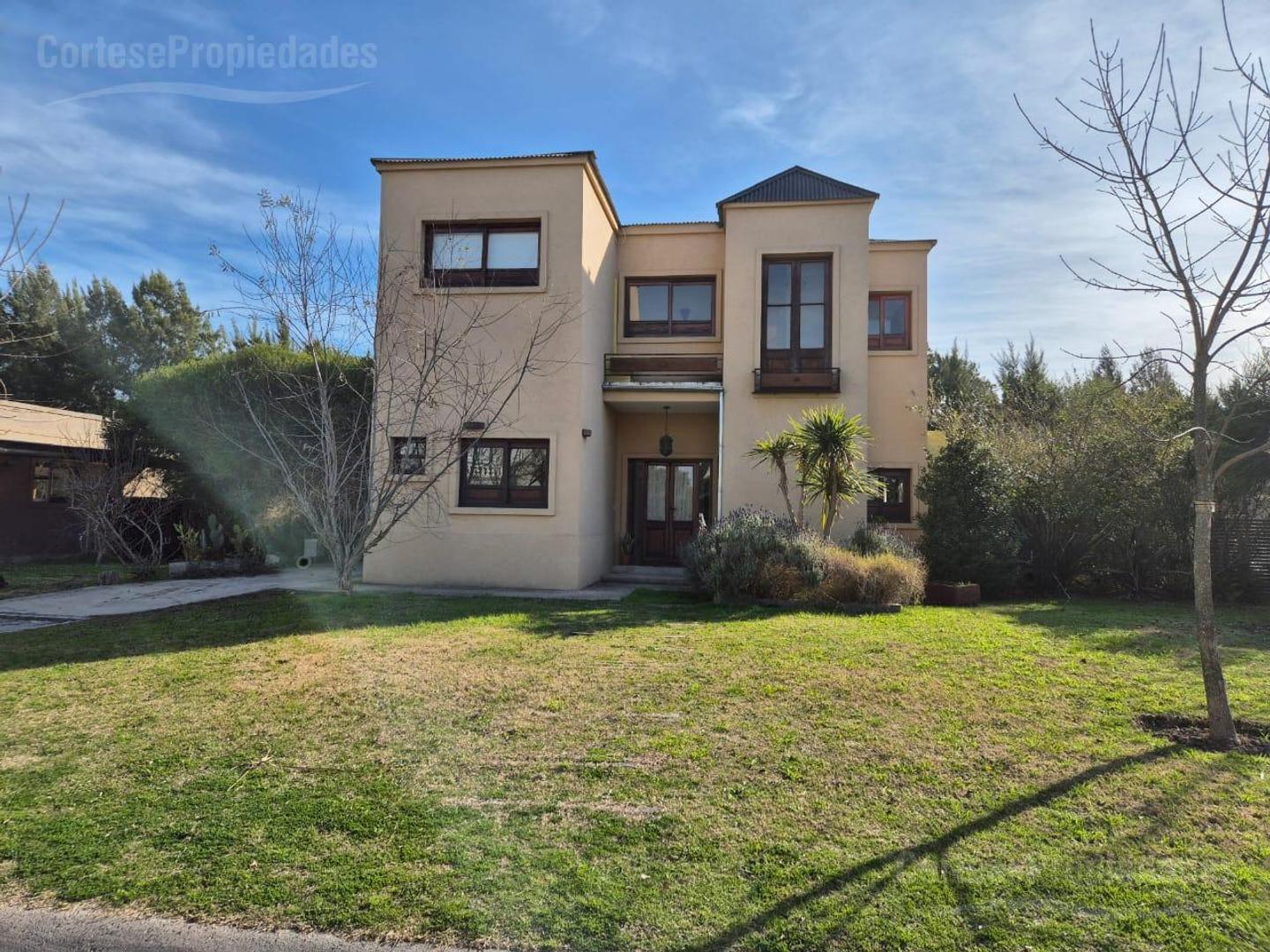 Casa en Venta barrio San Francisco- Lote perimetral.