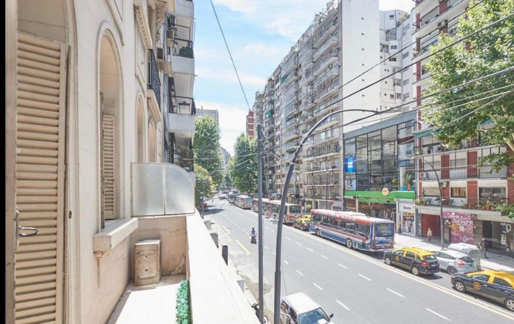 Venta. Depto. 4 Ambientes. Santa Fe y Ecuador. Barrio Norte.