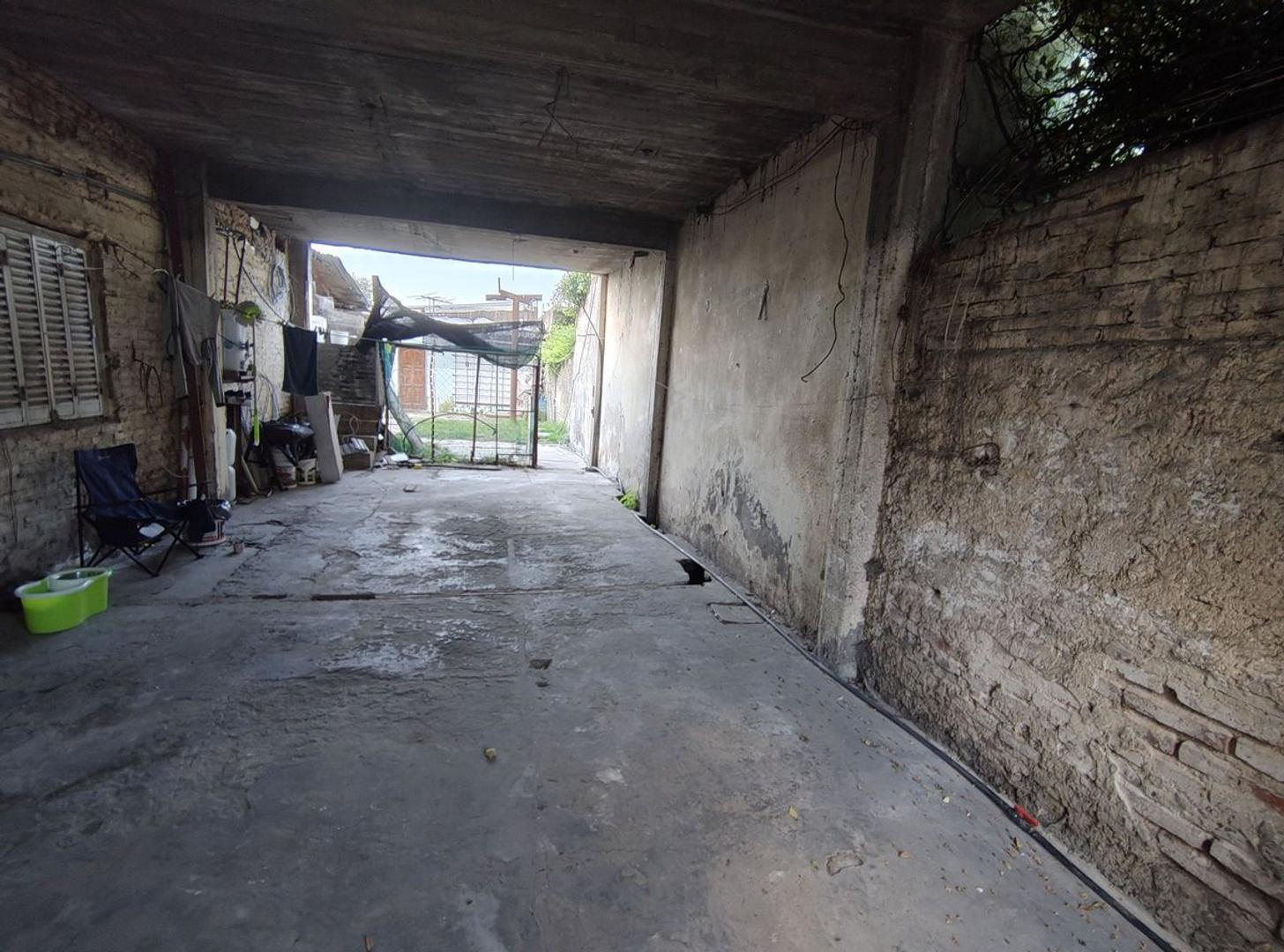 VENTA CASA 2 AMBIENTE QUILMES OESTE GRAN POTENCIAL