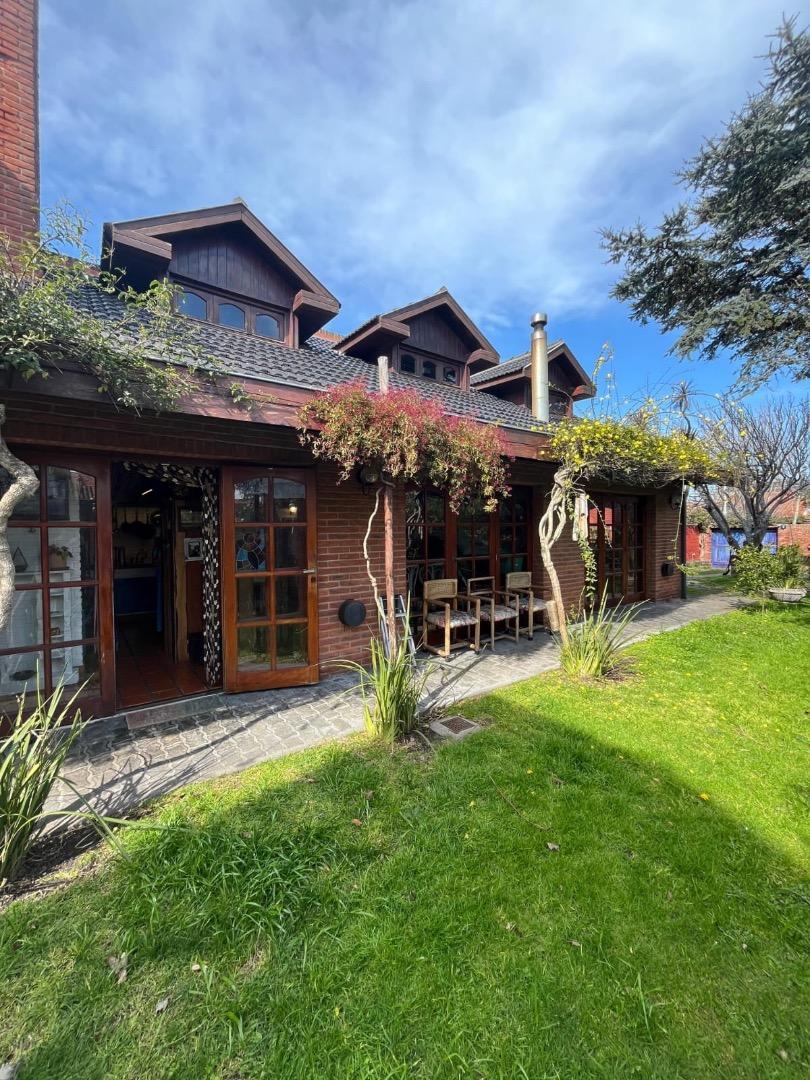 Casa en Alquiler Temporal con 3 cocheras