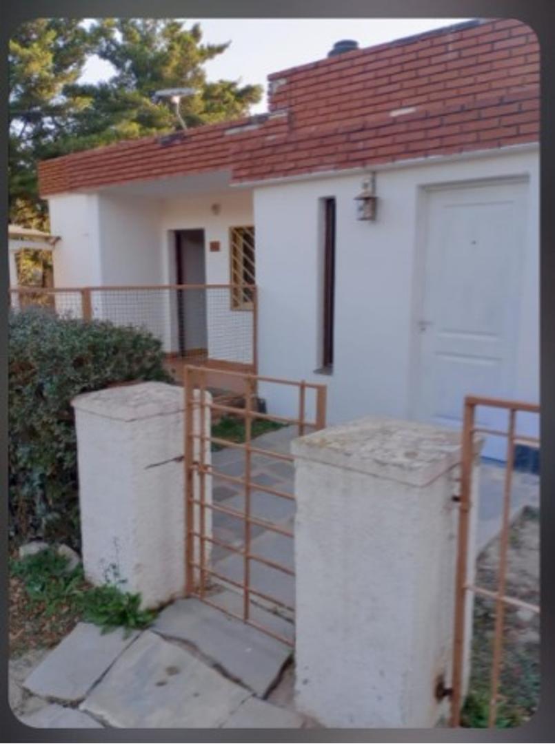 Venta casa de 3 Dormitorios - 2 baños- Valle Hermoso