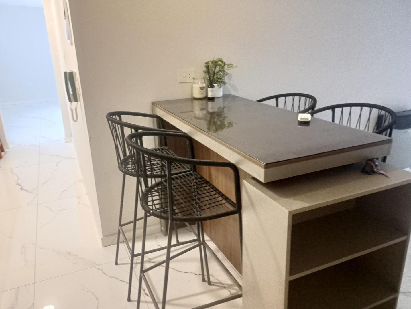 Departamento en Venta en Olivos Vias/Rio, USD 235.000