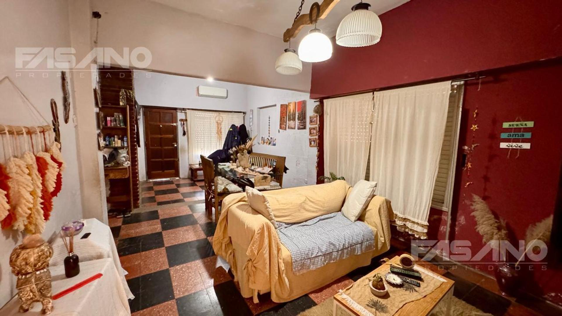 CASA A REFAC. 3 AMB. CON TERRENO DE 432M2 EN VENTA - JOSE LEON SUAREZ